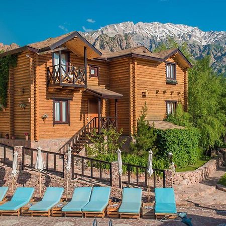 Boutigue Hotel Nebesa Chimgan ภายนอก รูปภาพ