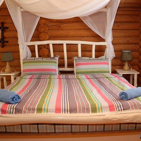 Boutigue Hotel Nebesa Chimgan ภายนอก รูปภาพ