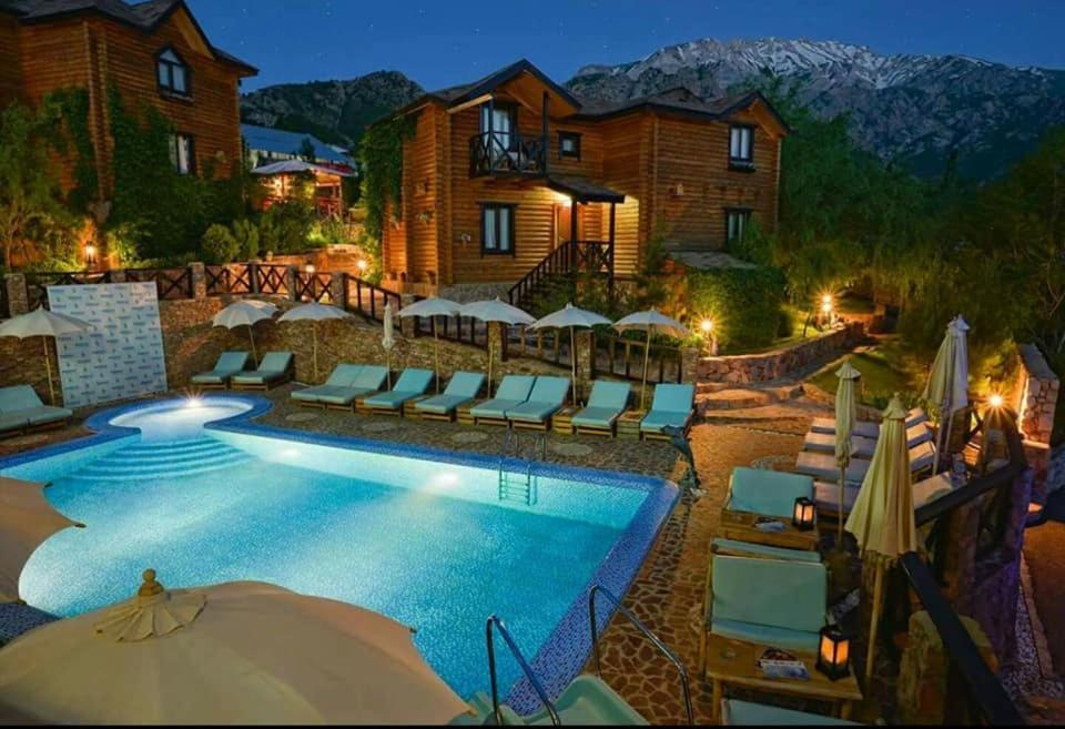 Boutigue Hotel Nebesa Chimgan ภายนอก รูปภาพ