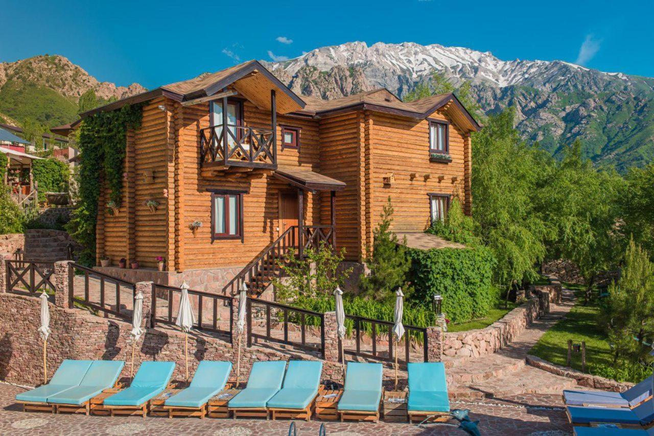 Boutigue Hotel Nebesa Chimgan ภายนอก รูปภาพ