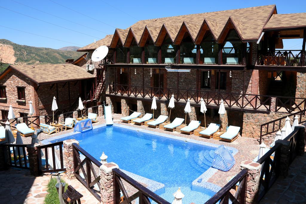 Boutigue Hotel Nebesa Chimgan ภายนอก รูปภาพ