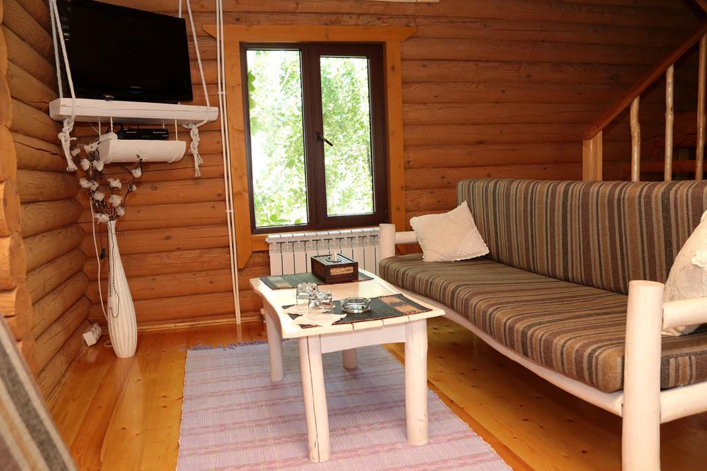 Boutigue Hotel Nebesa Chimgan ภายนอก รูปภาพ